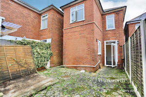 Picture #14 of Property #1905064341 in Clarence Park Road, Bournemouth BH7 6LQ
