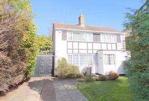 Picture #1 of Property #1919340141 in Castle Lane West, Bournemouth BH8 9TR