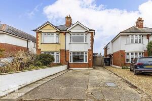 Picture #15 of Property #1951858341 in Christchurch Road, Bournemouth BH7 6BP