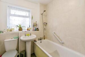 Picture #8 of Property #1982716341 in Barrow Way, STROUDEN PARK, Bournemouth BH8 0HZ