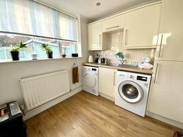 Picture #6 of Property #1994143341 in Christchurch Road, Iford, Bournemouth BH7 6BS